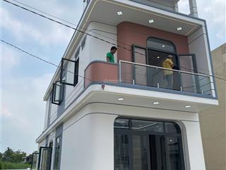 Bán nhà căn góc  ngay kcn cầu tràm, cần đước, long an