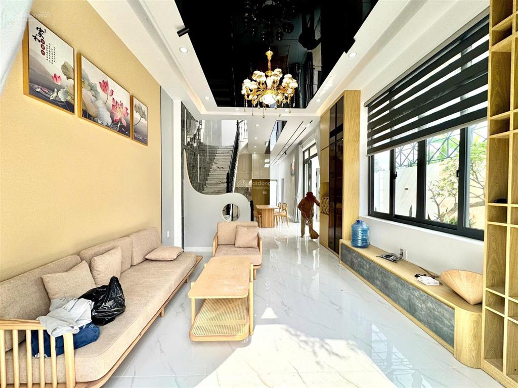 Siêu phẩm nhà phố sân vườn 288m2 gần kcn cầu tràm