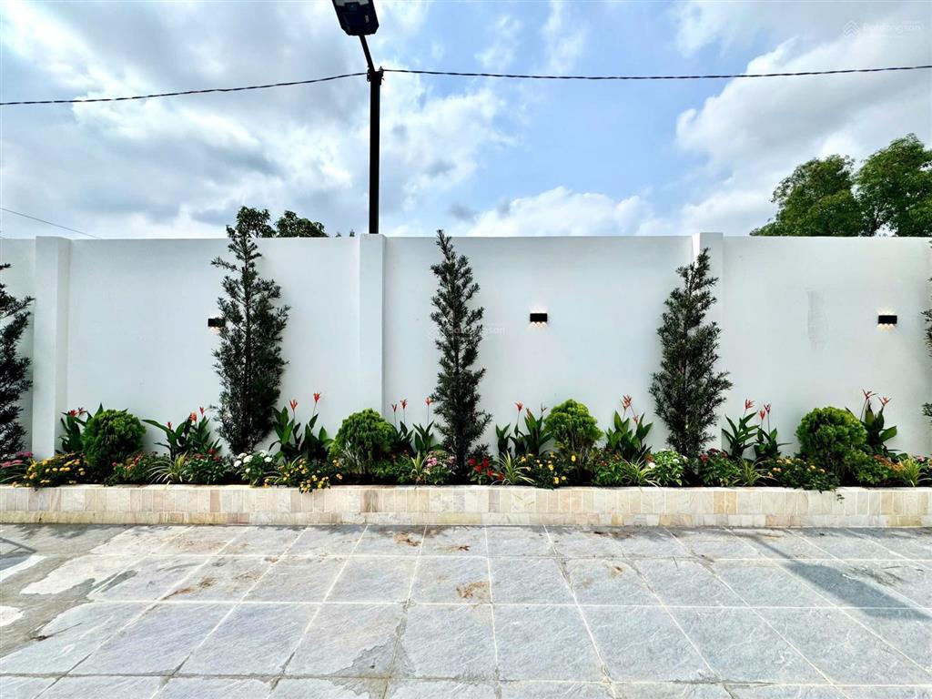 Siêu phẩm nhà phố sân vườn 288m2 gần kcn cầu tràm