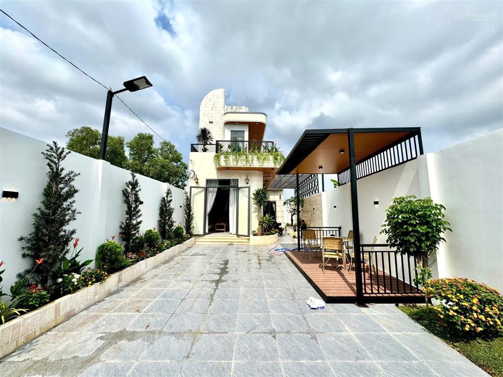 Siêu phẩm nhà phố sân vườn 288m2 gần kcn cầu tràm