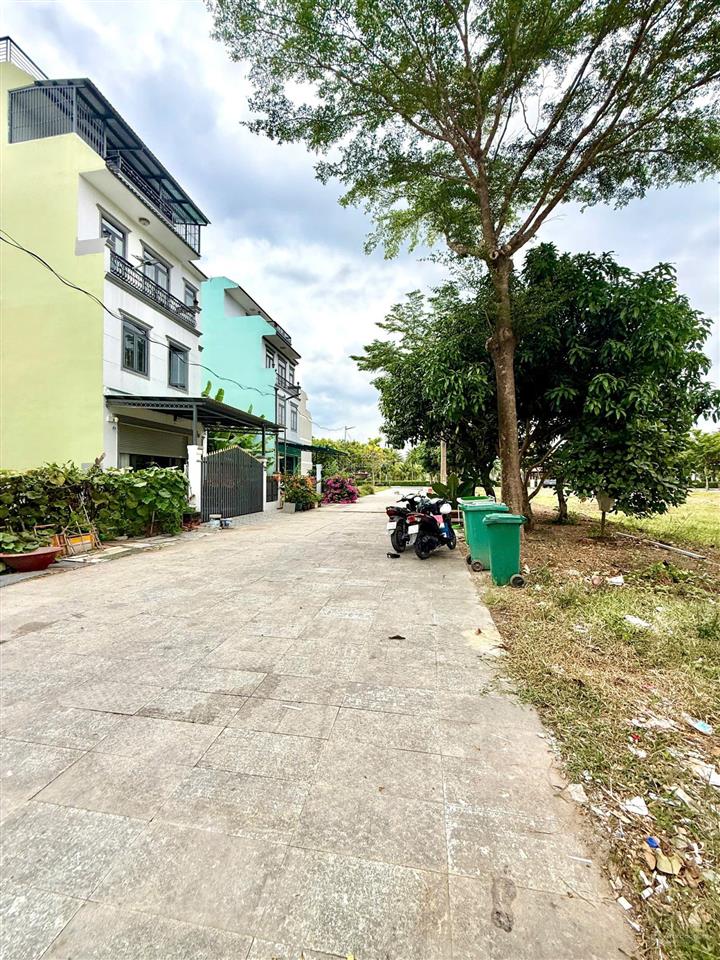 Nhà đẹp giá tốt tại kđt năm sao eco city