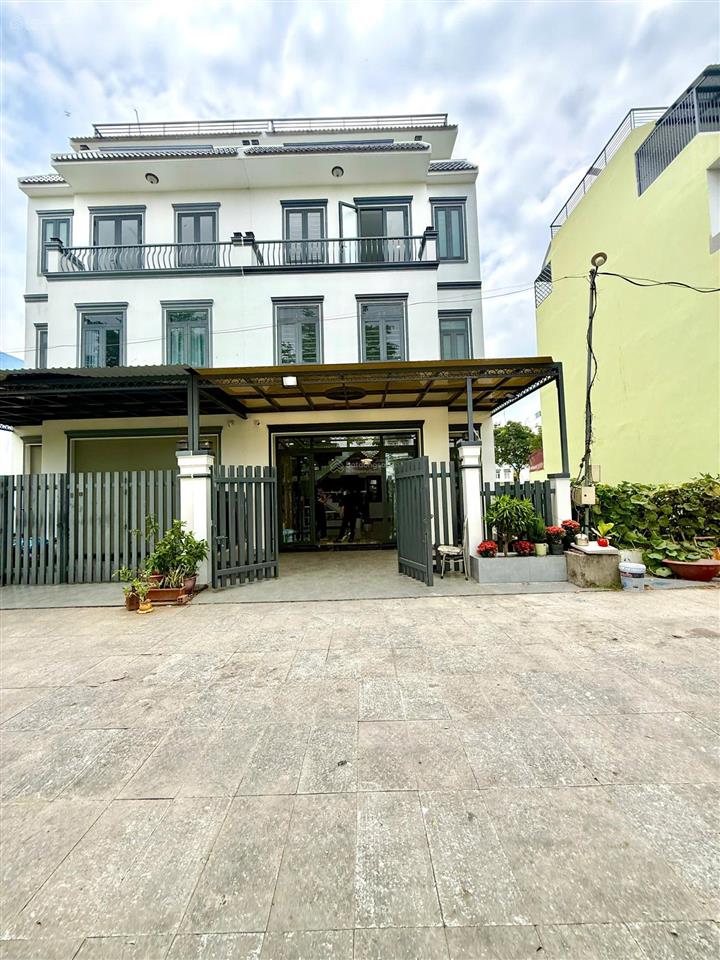 Nhà đẹp giá tốt tại kđt năm sao eco city