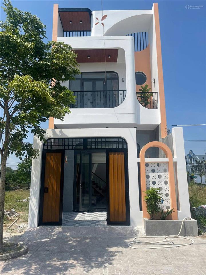 Nhà mới hiện đại kdc hải sơn cạnh chợ hưng long tp hcm