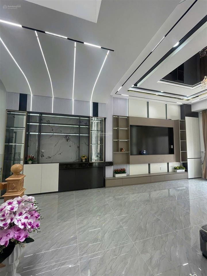 Nhà mới hiện đại kdc hải sơn cạnh chợ hưng long tp hcm