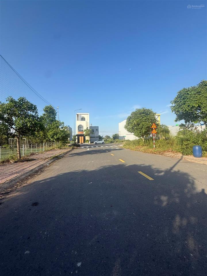 Lô đất đẹp tại the sol giá cực kỳ tốt  view công viên sân bóng đá
