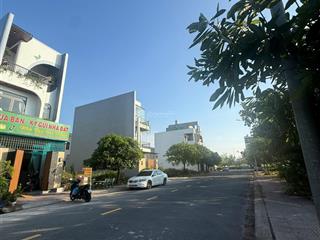 Lô đất đẹp tại the sol giá cực kỳ tốt  view công viên sân bóng đá
