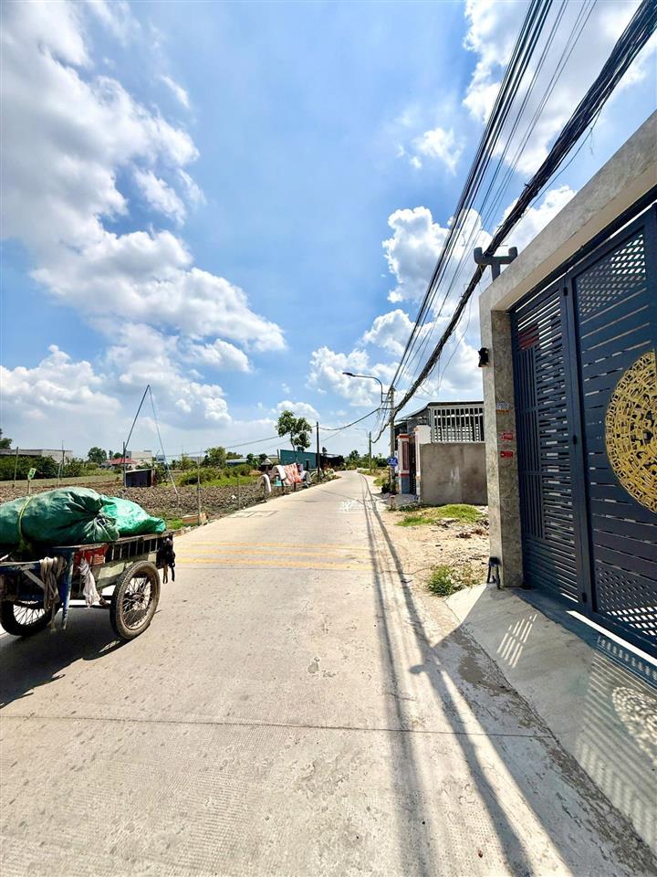 Căn nhà đẹp full nội thất  tân điền, long thượng, cần giuộc, long an