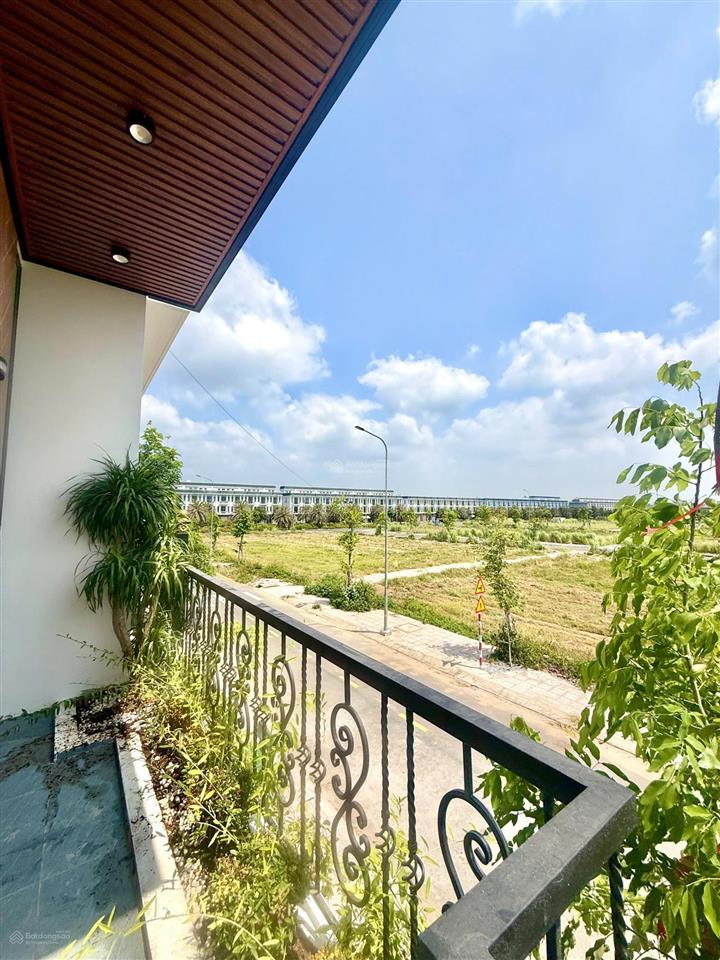 Bán nhà đẹp khu đô thị the sol city  ngay chợ hưng long