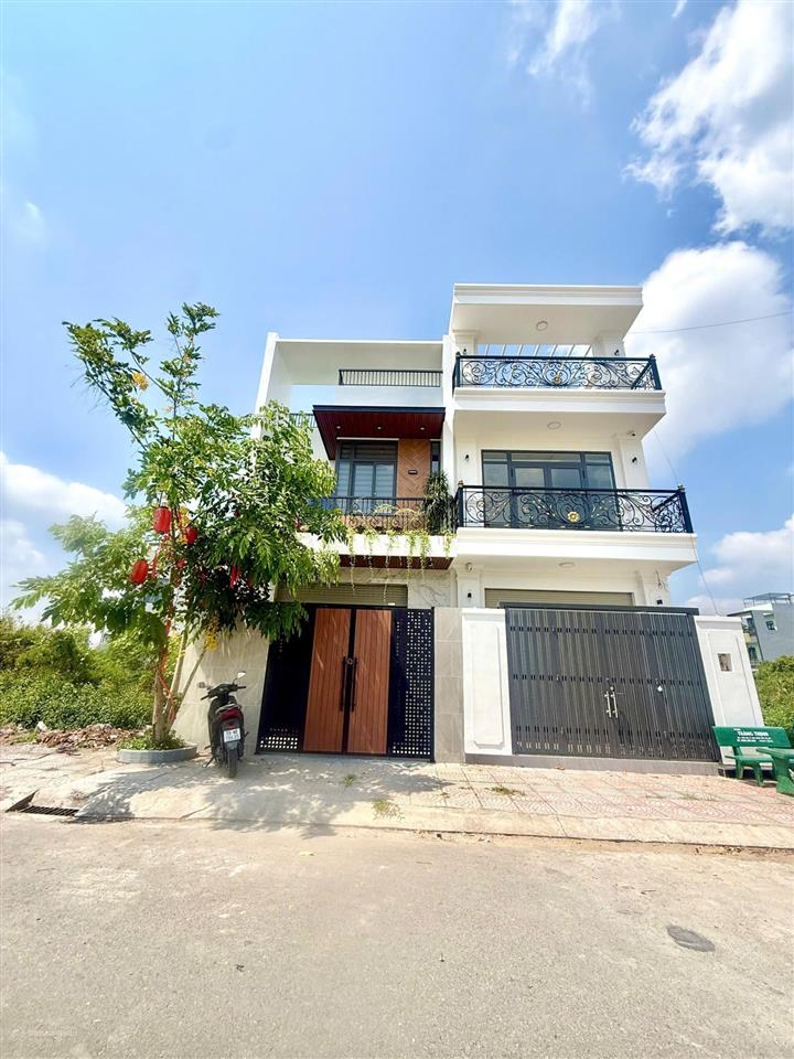 Bán nhà đẹp khu đô thị the sol city  ngay chợ hưng long