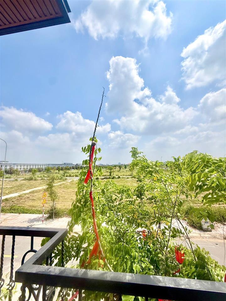 Bán nhà đẹp khu đô thị the sol city  ngay chợ hưng long