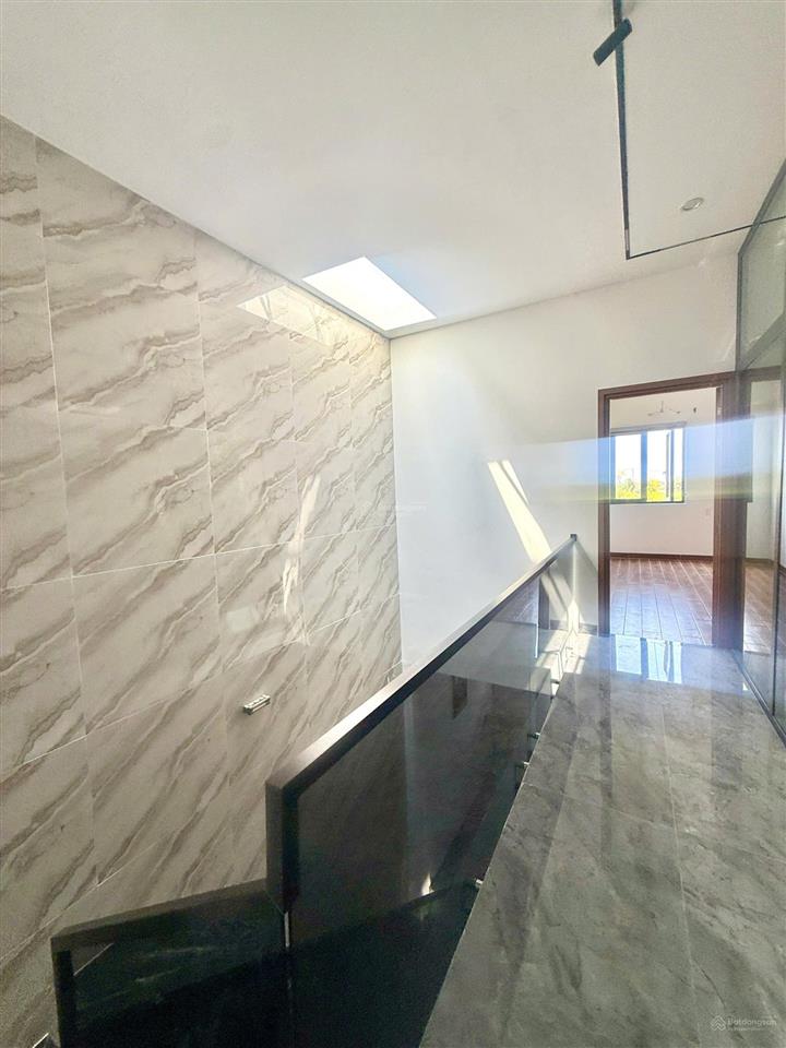 Bán nhà đẹp khu đô thị the sol city  ngay chợ hưng long
