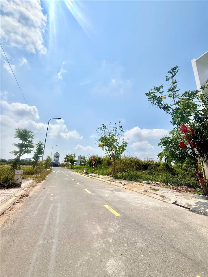 Bán nhà đẹp khu đô thị the sol city  ngay chợ hưng long