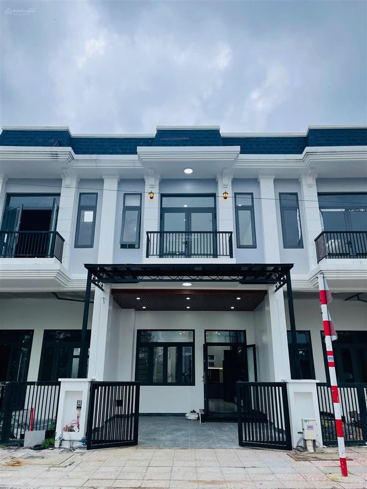 Nhà phố mới khu đô thị the sol city
