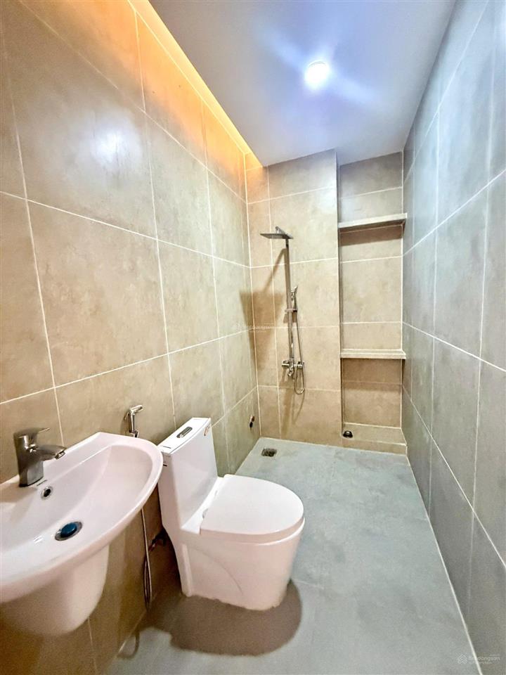 Nhà ngộp kđt năm sao eco city  chợ bình chánh chỉ 2km