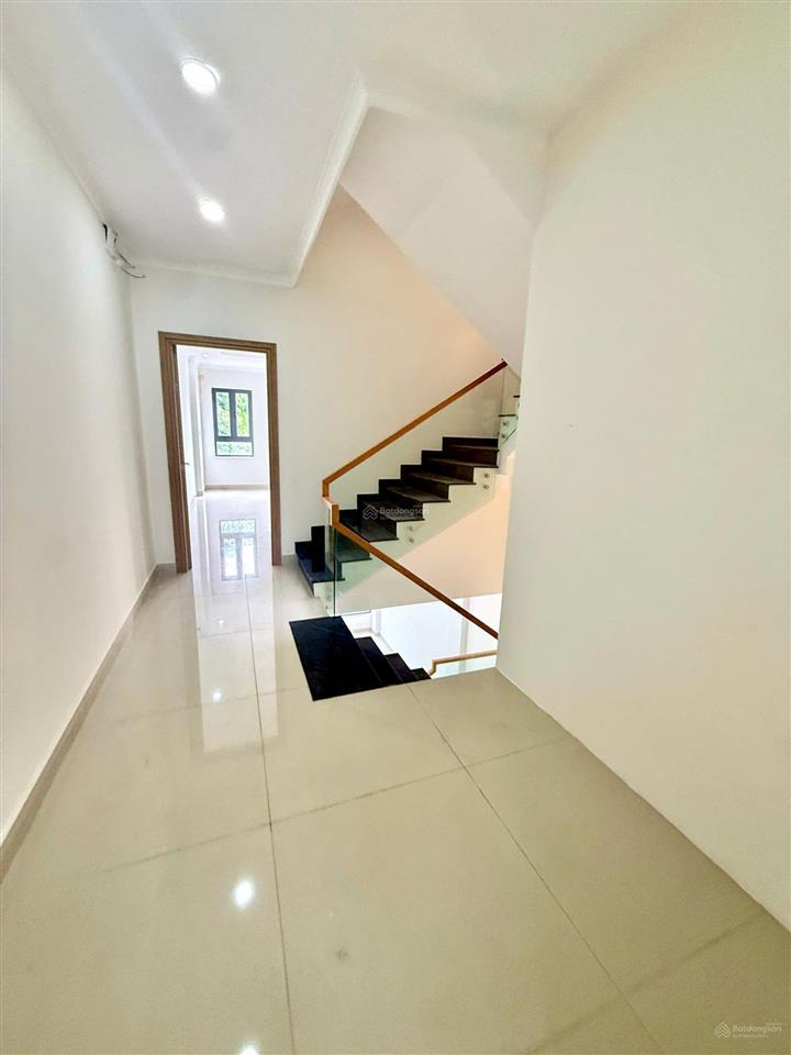 Nhà ngộp kđt năm sao eco city  chợ bình chánh chỉ 2km