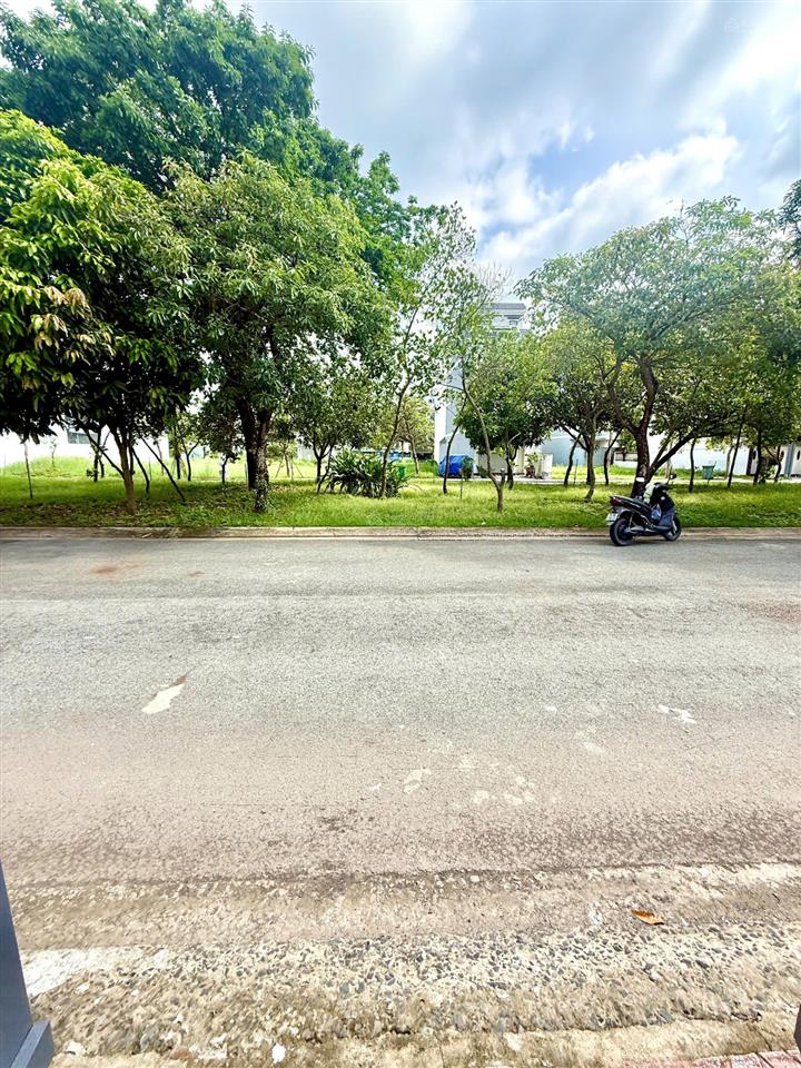 Nhà ngộp kđt năm sao eco city  chợ bình chánh chỉ 2km