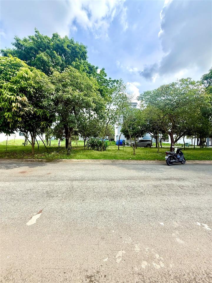 Nhà ngộp kđt năm sao eco city  chợ bình chánh chỉ 2km