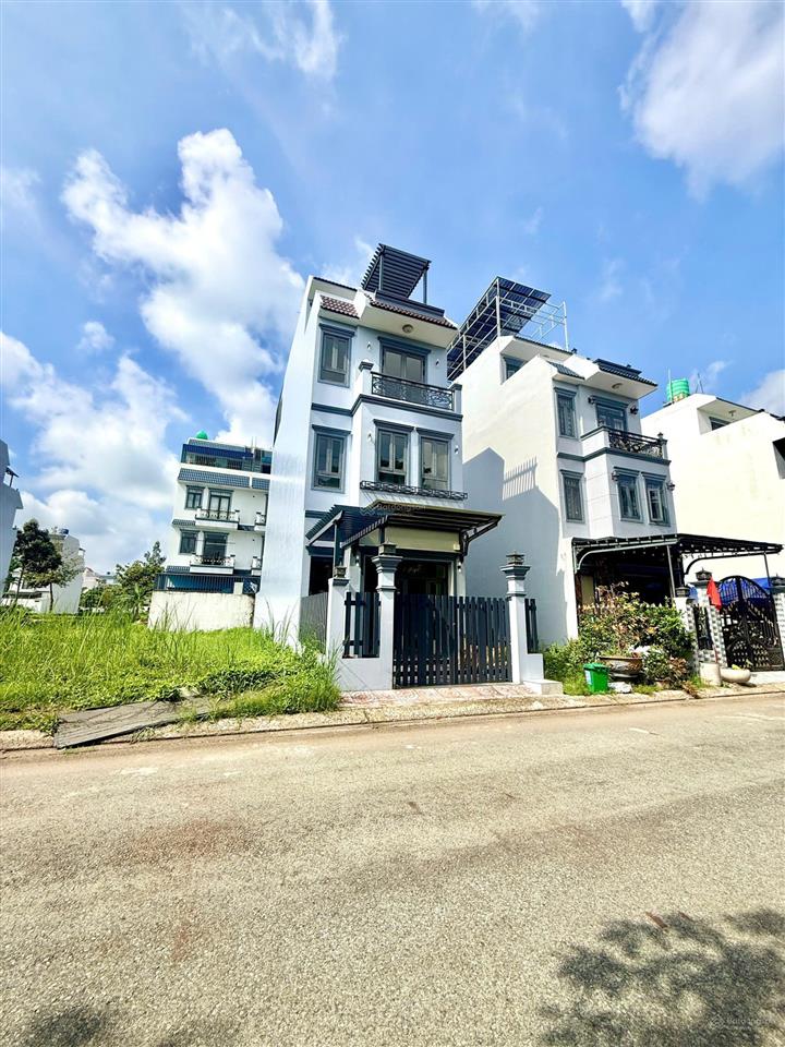 Nhà ngộp kđt năm sao eco city  chợ bình chánh chỉ 2km