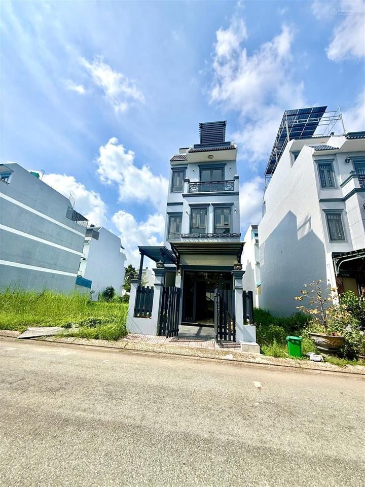 Nhà ngộp kđt năm sao eco city  chợ bình chánh chỉ 2km