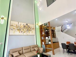 Căn nhà phố sổ hồng riêng, giá rẻ
đối diện ubnd xã rạch kiến