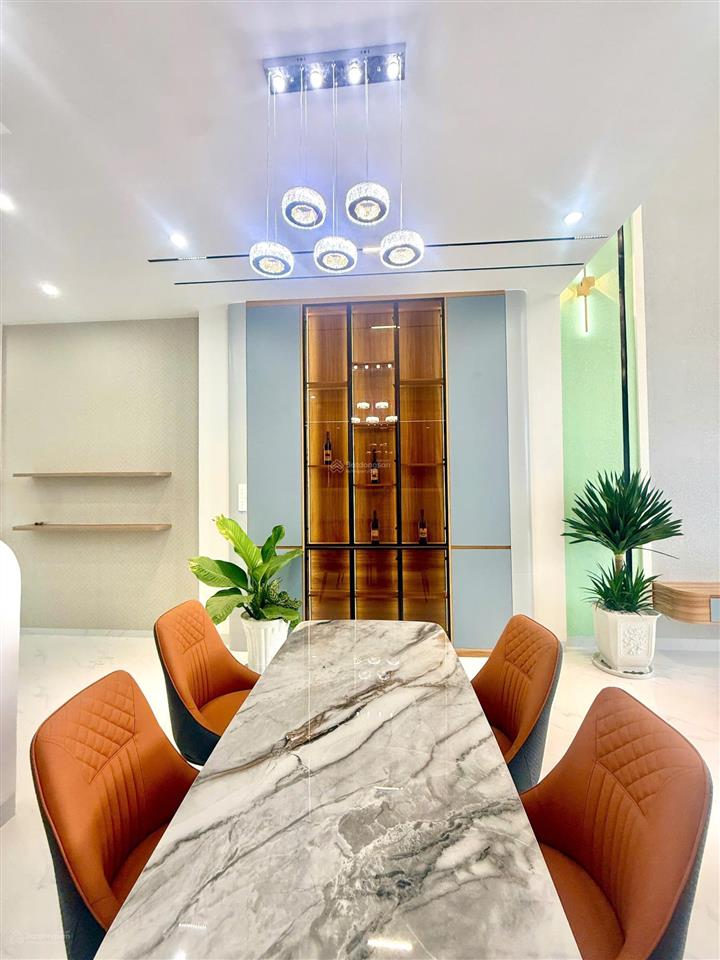 Căn nhà phố sổ hồng riêng, giá rẻ
đối diện ubnd xã rạch kiến