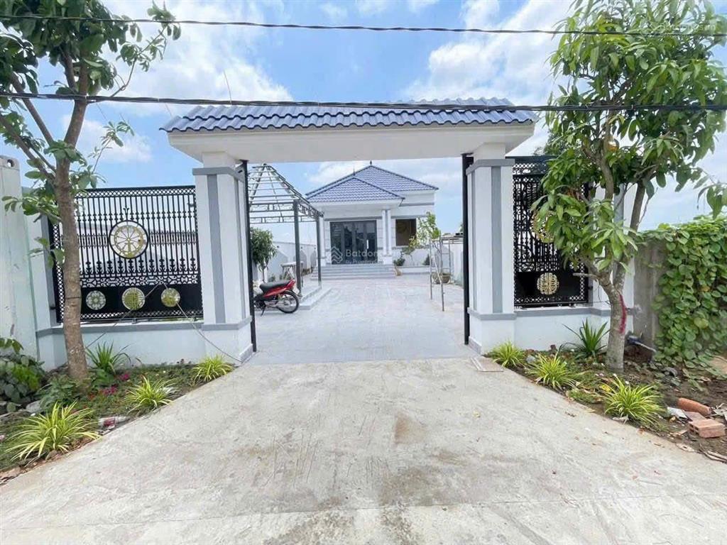 Sổ hoàn công nhà mái nhật giá 3 tỷ 9 dt 8x42m, tổng 332m² full thổ
