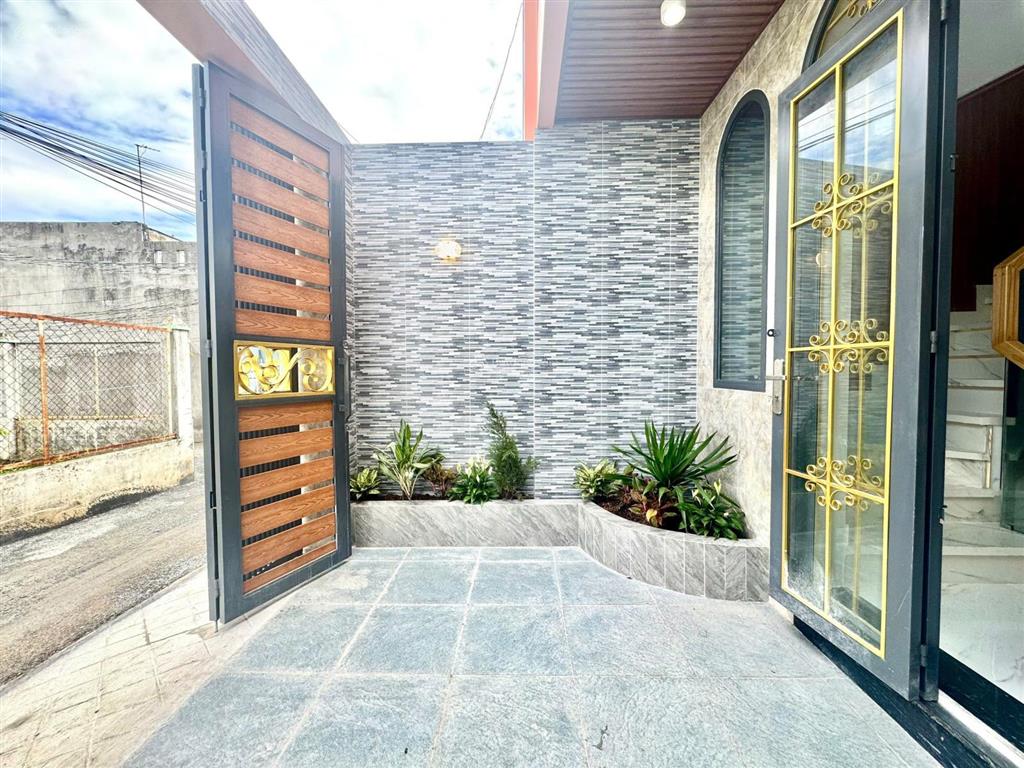Nhà gác lửng full nội thất giá chỉ 2 tỷ 550 triệu