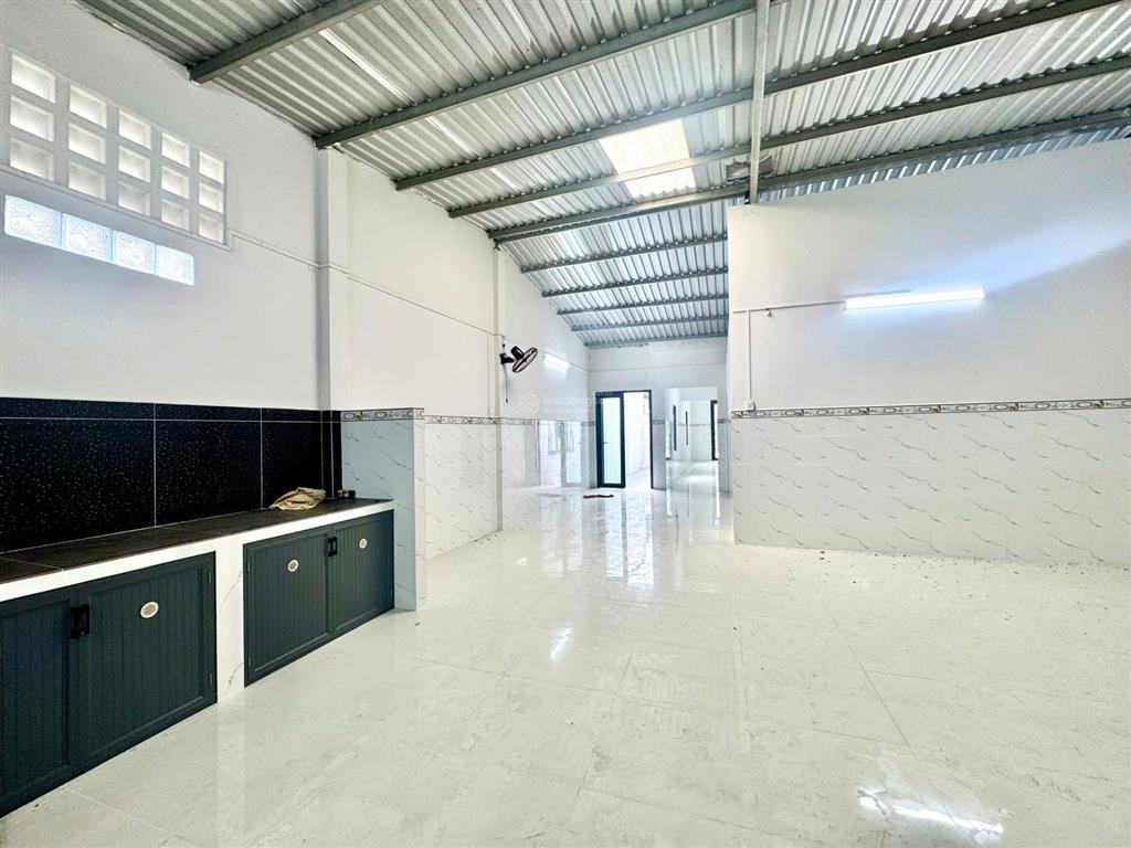 Chính chủ  giảm 2 tỷ 3. sở hữu ngay nhà vườn cấp 4