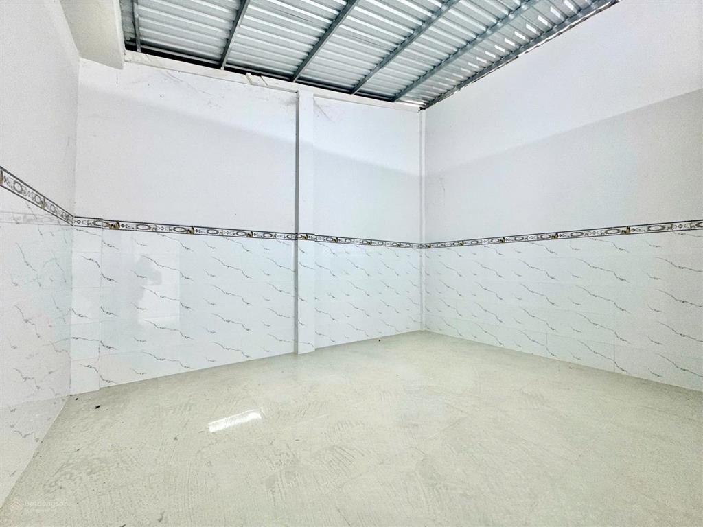 Chính chủ  giảm 2 tỷ 3. sở hữu ngay nhà vườn cấp 4