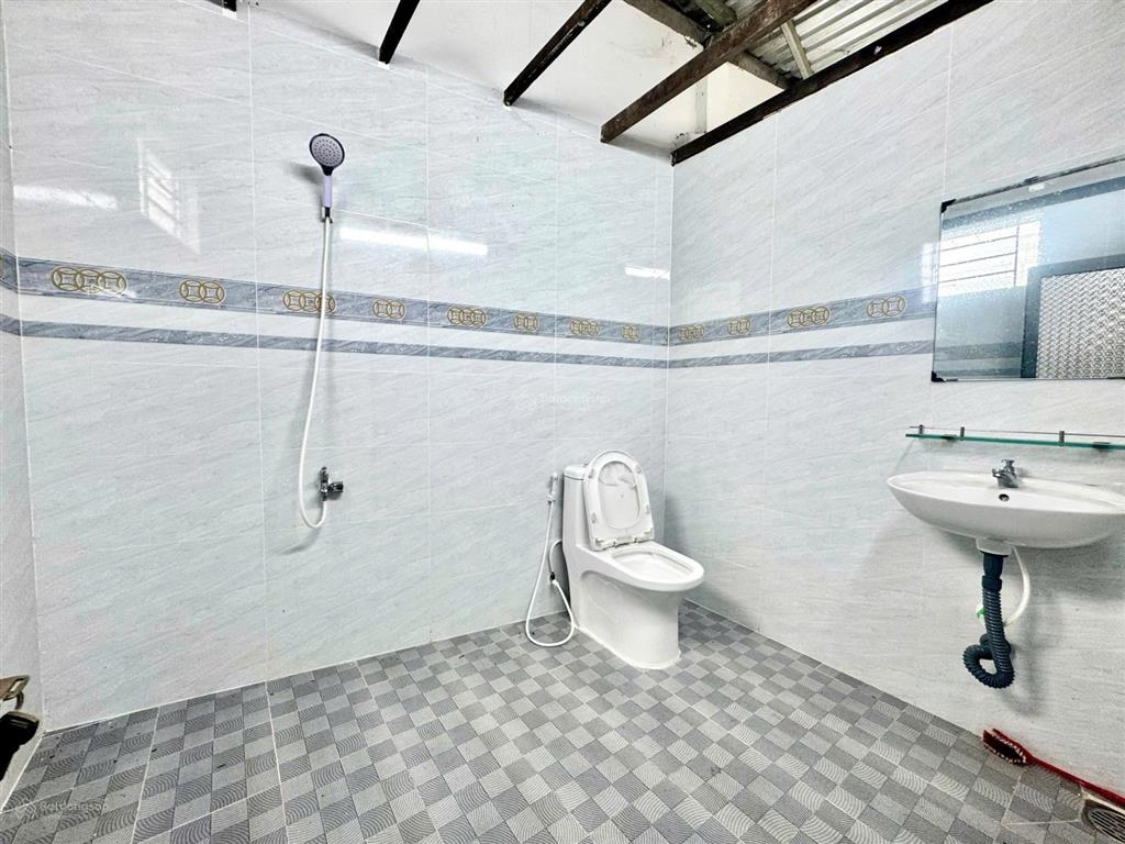 Chính chủ  giảm 2 tỷ 3. sở hữu ngay nhà vườn cấp 4