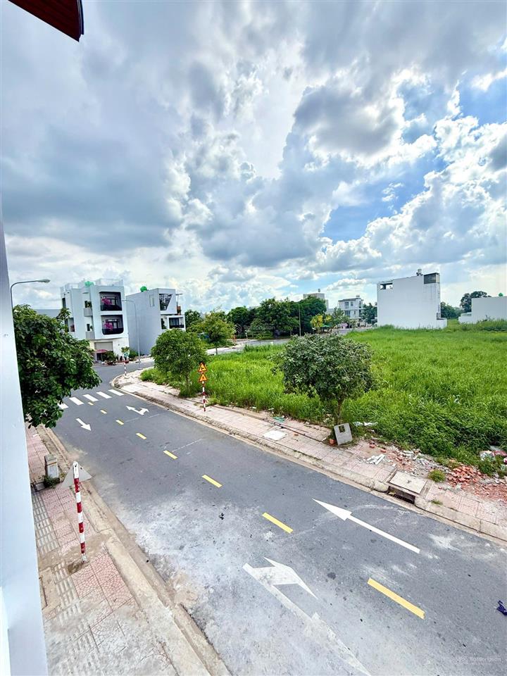 Hot! chỉ 4,6 tỷ sở hữu nhà phố the sol city ngay chợ hưng long