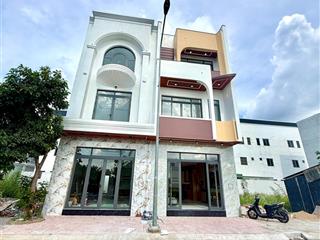 Hot! chỉ 4,6 tỷ sở hữu nhà phố the sol city  ngay chợ hưng long