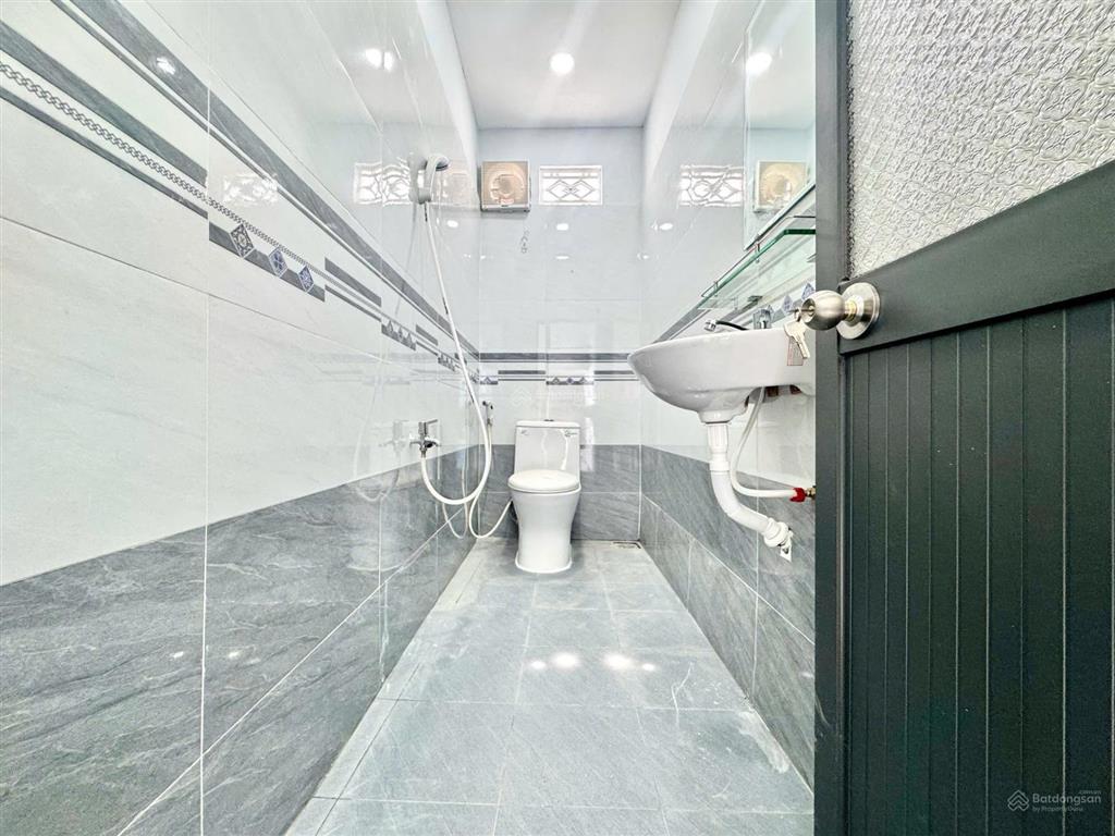 Chính chủ bán nhà cấp 4 sân vườn rộng ngay chợ gò đen, sổ hồng riêng