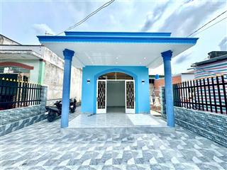 Chính chủ bán nhà cấp 4 sân vườn rộng ngay chợ gò đen, sổ hồng riêng