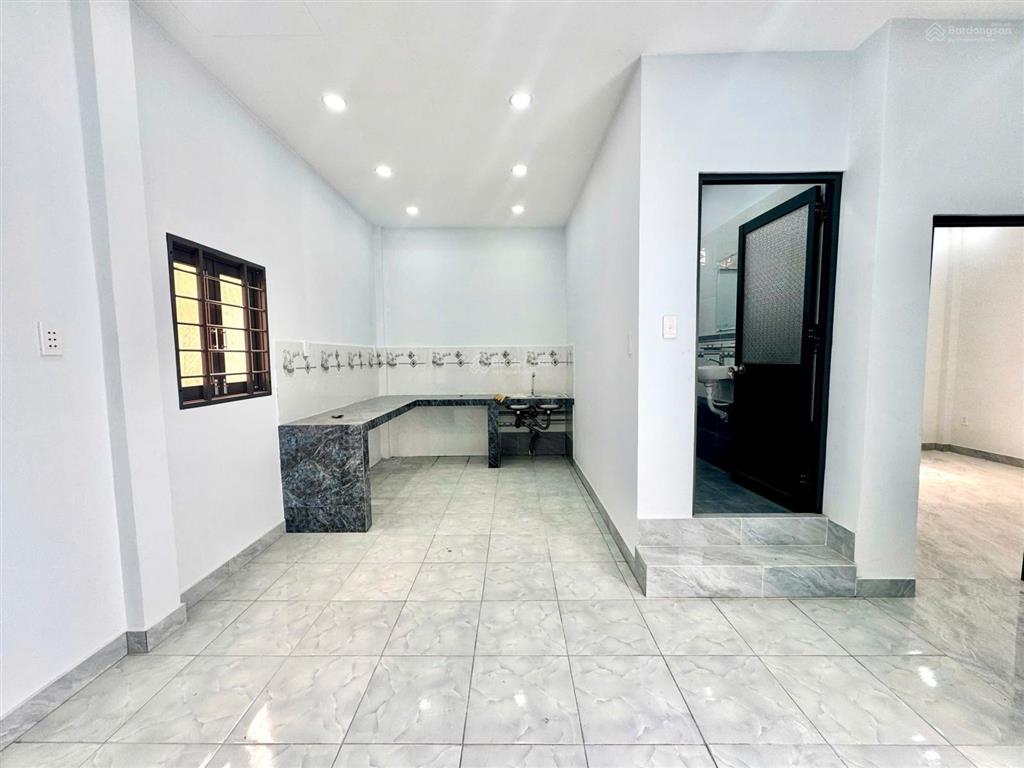 Chính chủ bán nhà cấp 4 sân vườn rộng ngay chợ gò đen, sổ hồng riêng
