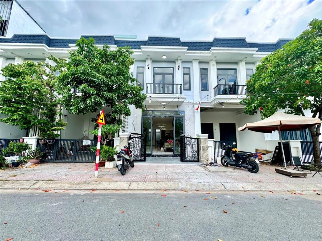 Nhà phố shophouse view công viên  khu đô thị the sol city