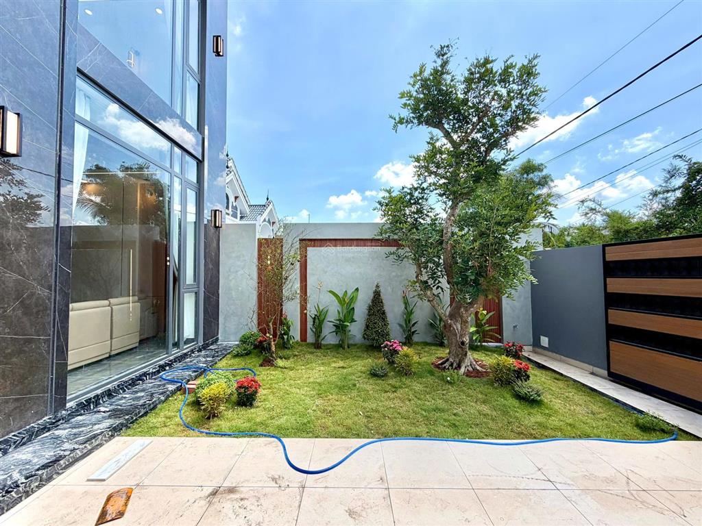 Siêu biệt thự sang xịn mịn. gần chợ hưng long