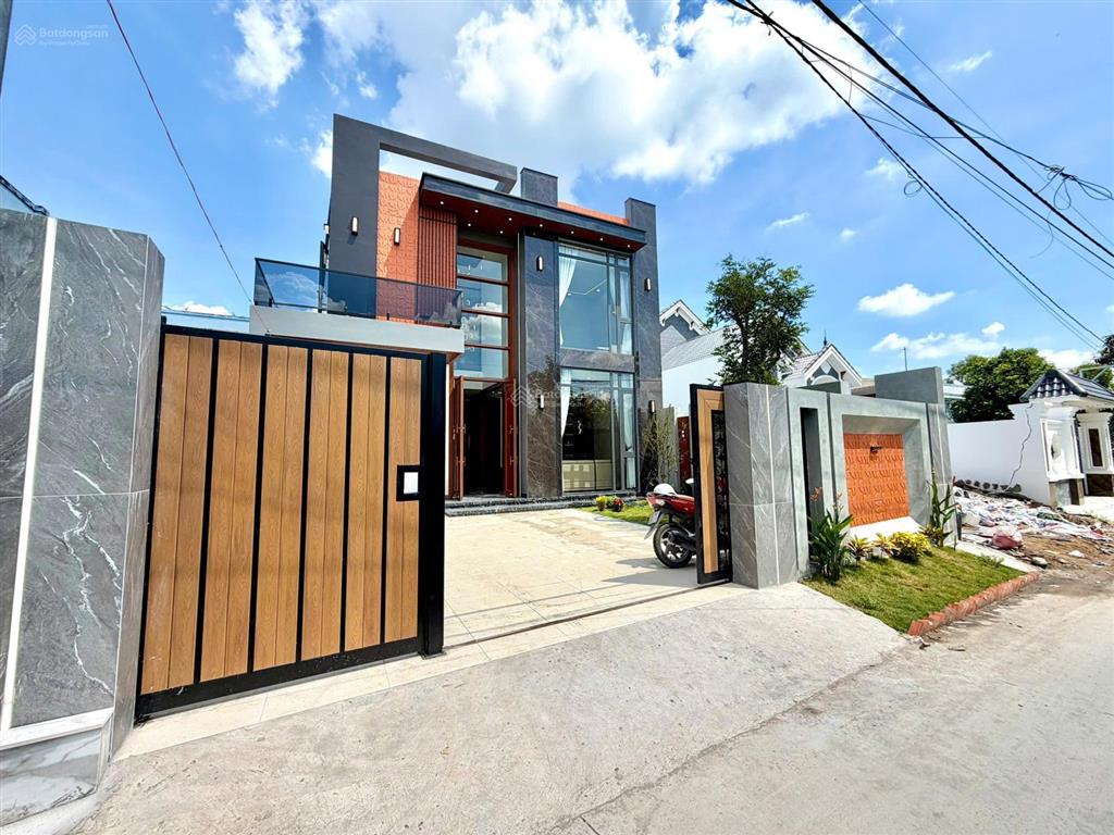 Siêu biệt thự sang xịn mịn. gần chợ hưng long