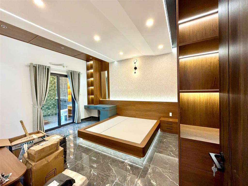 Siêu biệt thự sang xịn mịn. gần chợ hưng long