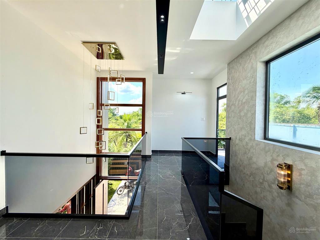 Siêu biệt thự sang xịn mịn. gần chợ hưng long