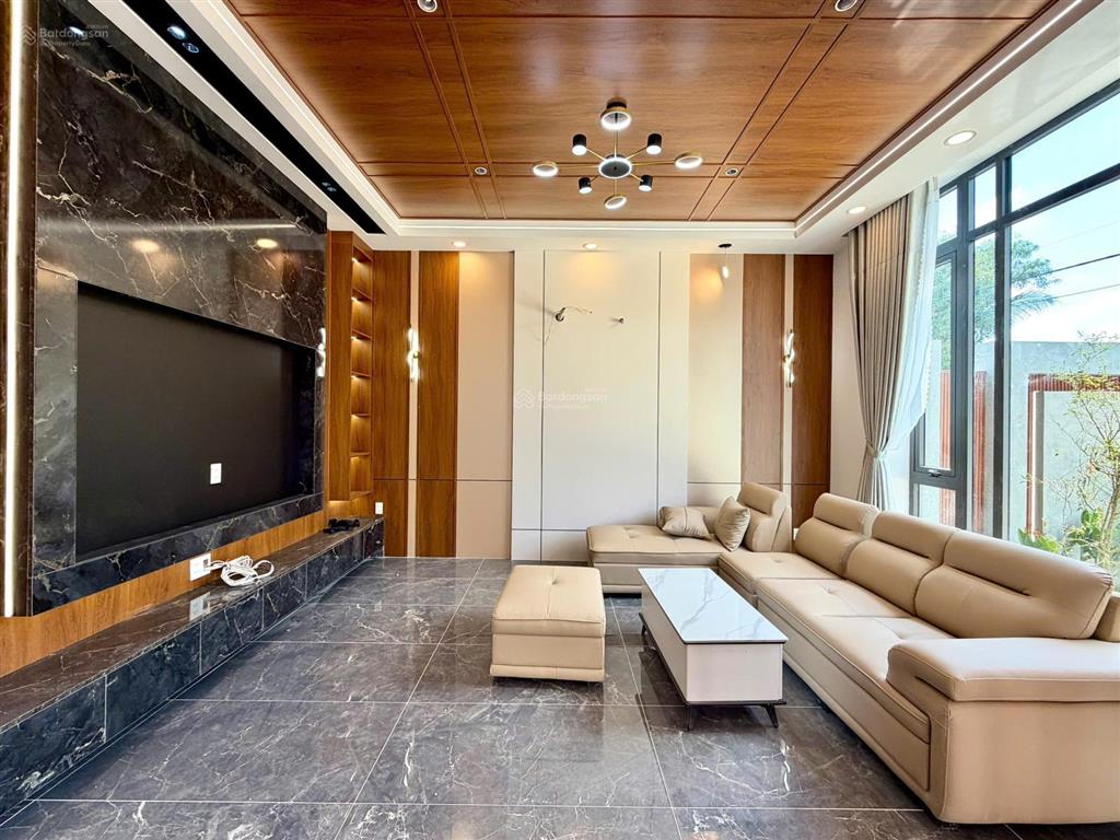 Siêu biệt thự sang xịn mịn. gần chợ hưng long