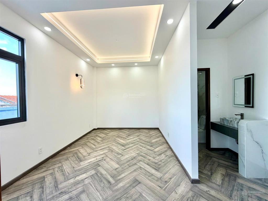 Siêu biệt thự sang xịn mịn. gần chợ hưng long