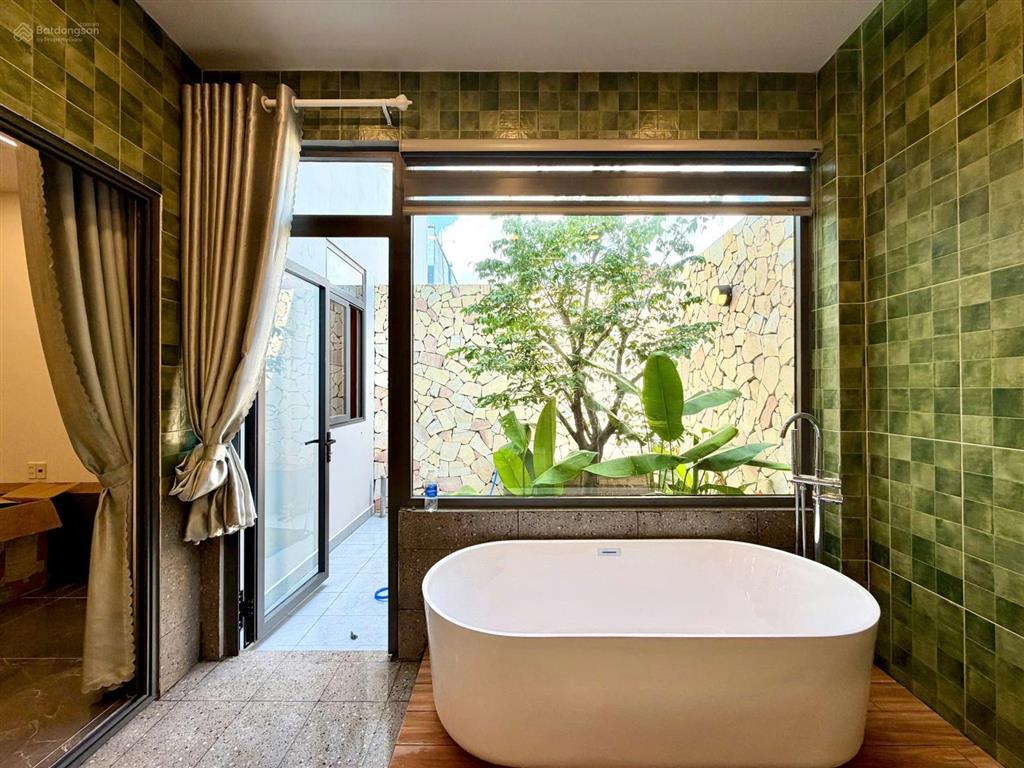 Siêu biệt thự sang xịn mịn. gần chợ hưng long