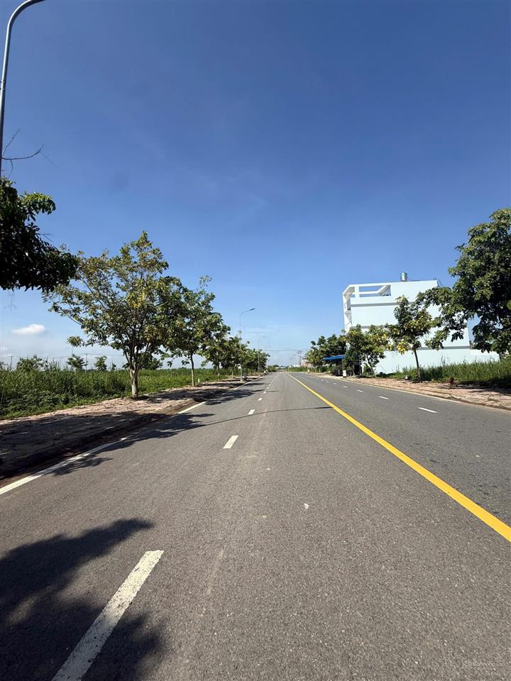 Nền the sol đường 22m rẻ đẹp tây bắc 2,850ty 5 x20m