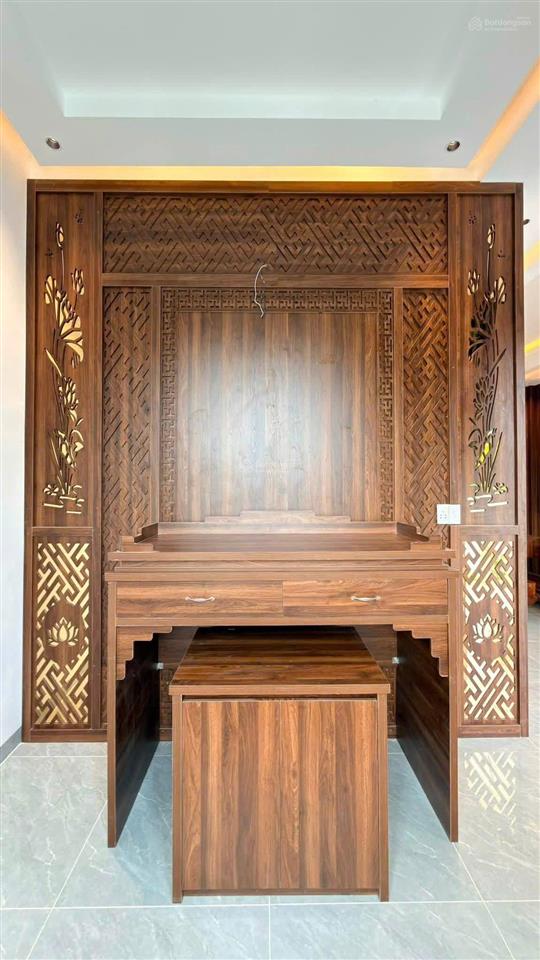Biệt thự mái thái sân vườn gần chợ bình chánh