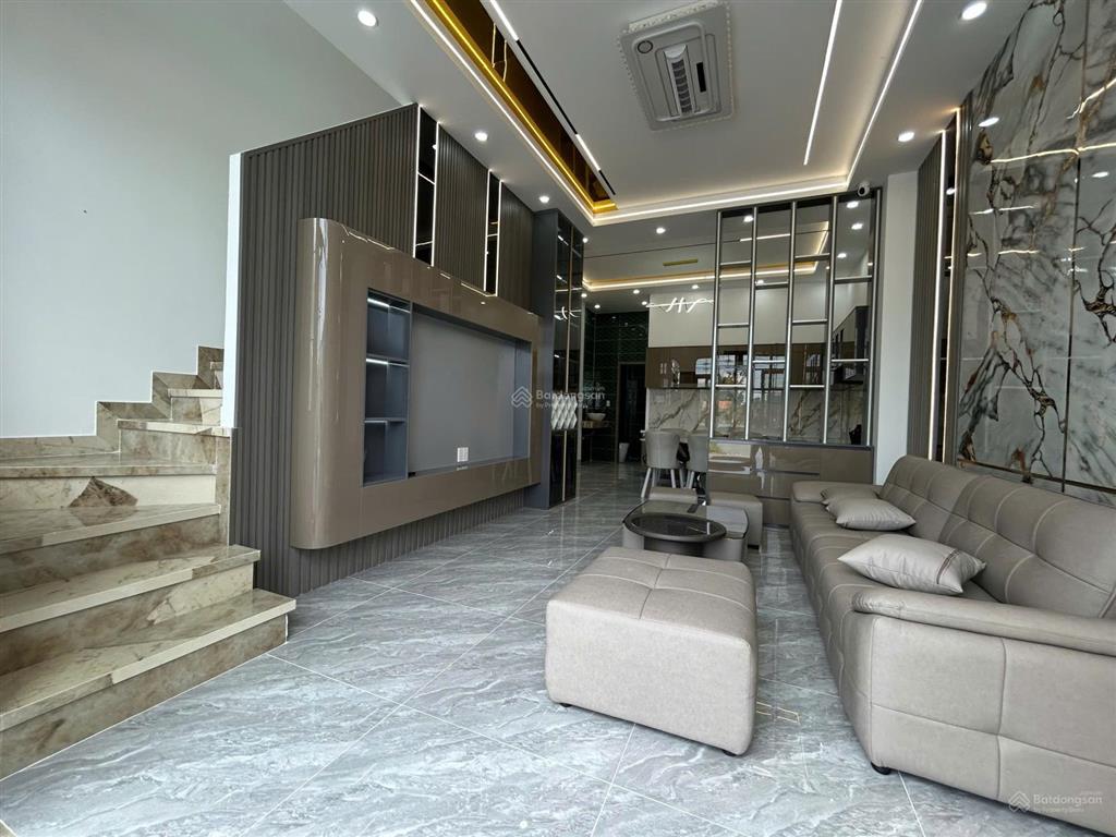 Nhà mới hoàn thiện mặt tiền đường trường học, phước lý tây ninh