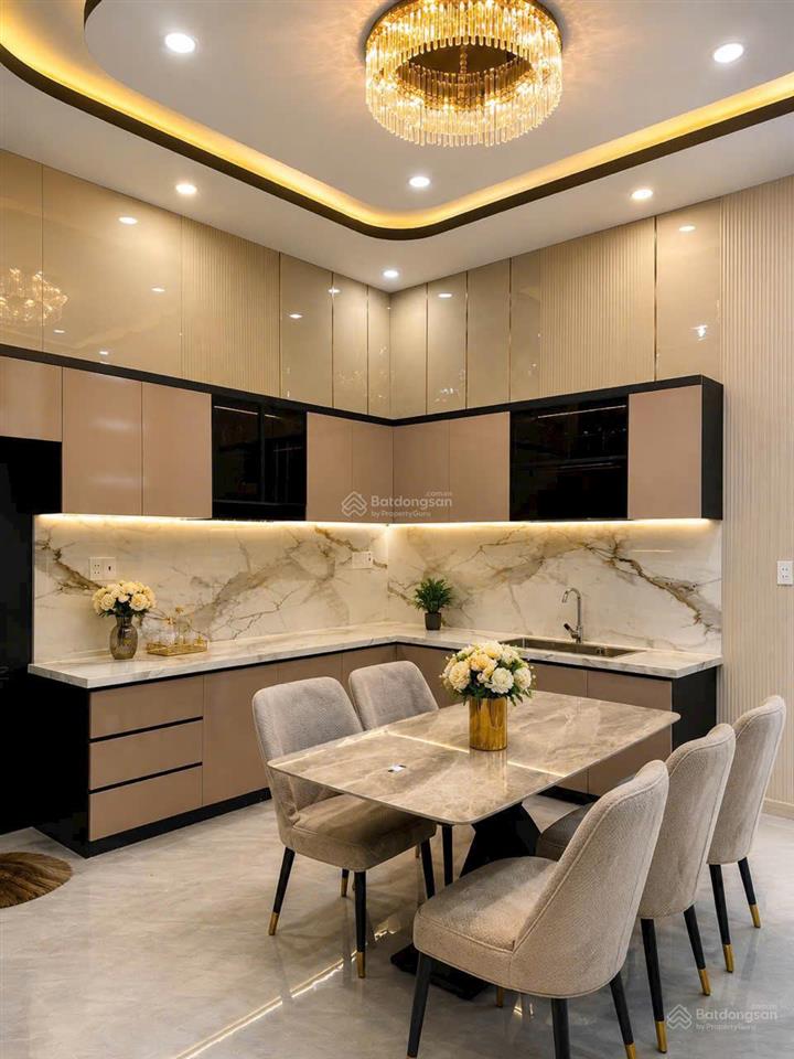 Sản phẩm mới 3 tỷ 8 nhà đẹp gần chợ hưng long
