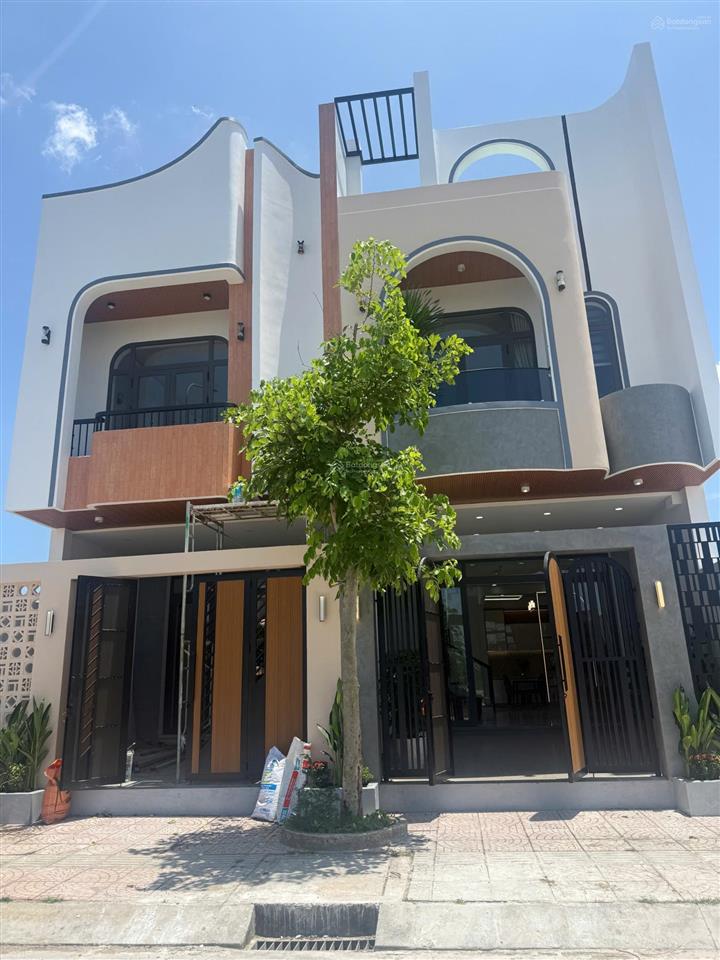 Chính chủ bán nhà mới the sol city  5x20m  giá 4.5 tỷ (thương lượng)