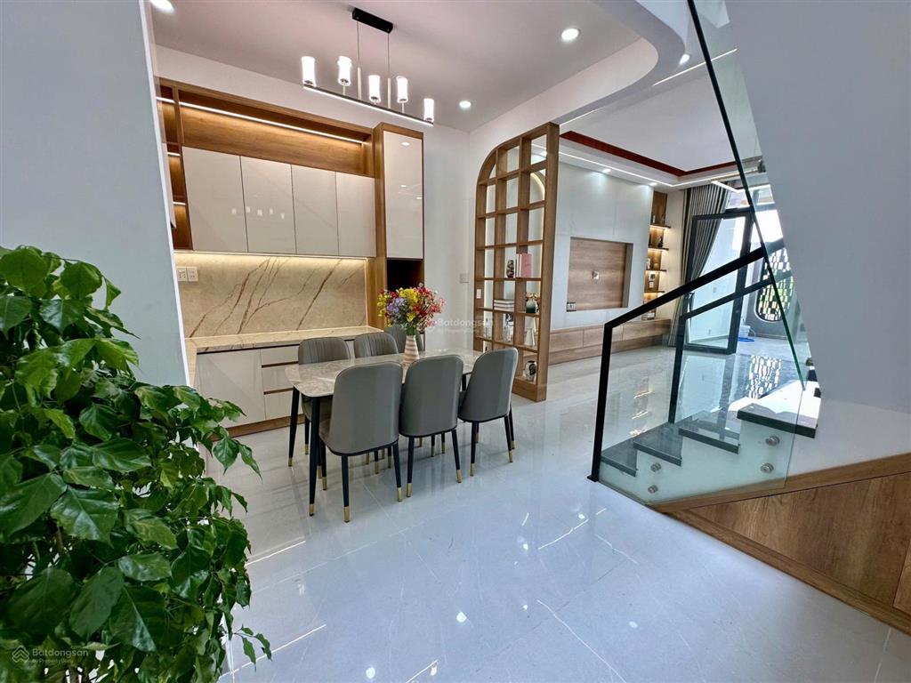 Nhà phố đã hoàn công  sẵn sổ, dọn vào ở ngay