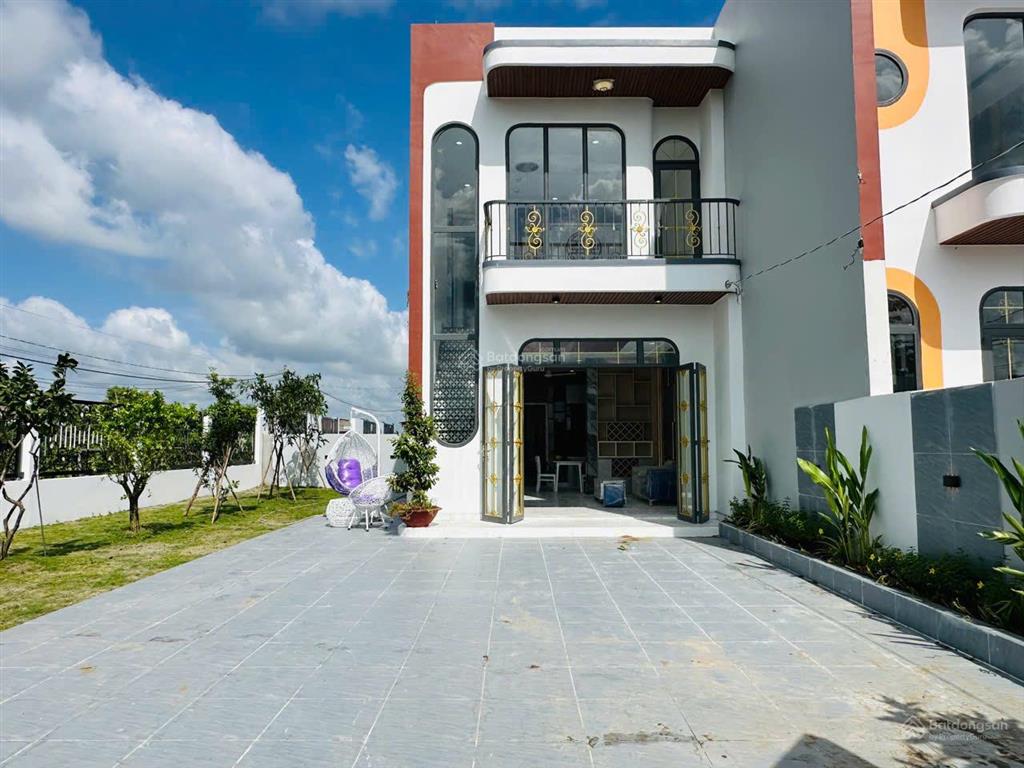 Villa sân vườn 300m2 gần chợ long thượng rẻ hơn nhà phố